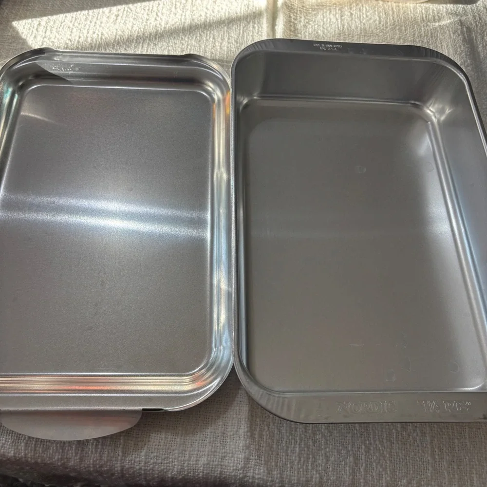 Nordic Ware Disney Frozen 2 Aluminum Cake Pan with Lid Anna Elsa Silver Blue